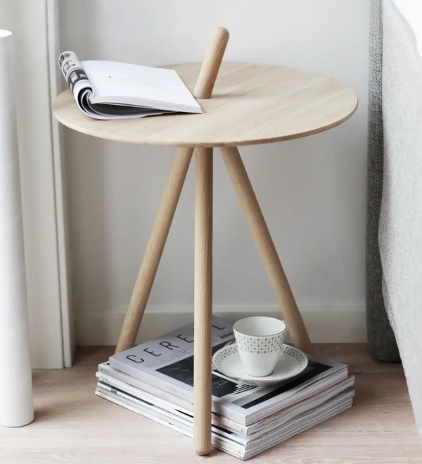 Store woud Come Here Side Table, White pigmented ash