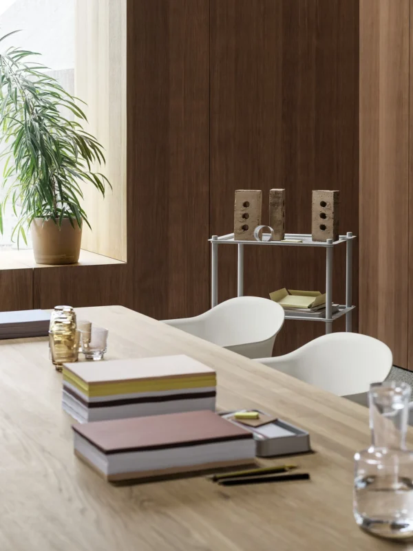 Clearance Muuto Fiber Arm Chair, Swivel Base w. Casters + Gas Lift, natural white Seat, White Base +white castors