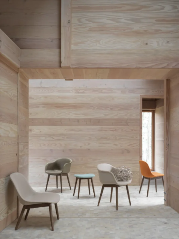Store Muuto Fiber Side Chair, Ochre Seat/Oak base