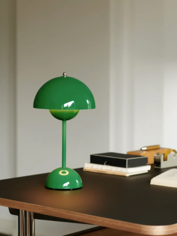 Fashion &Tradition Flowerpot VP9 Portable Lamp, Signal green