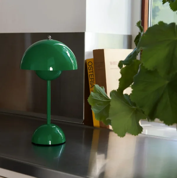 Fashion &Tradition Flowerpot VP9 Portable Lamp, Signal green
