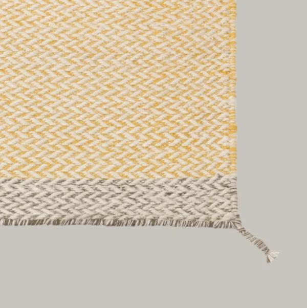 New Muuto Ply Rug / 140 x 85 CM / 55 x 33