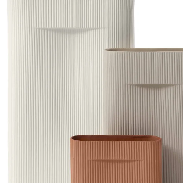 New Muuto Ridge Vase Terracotta, 6.5